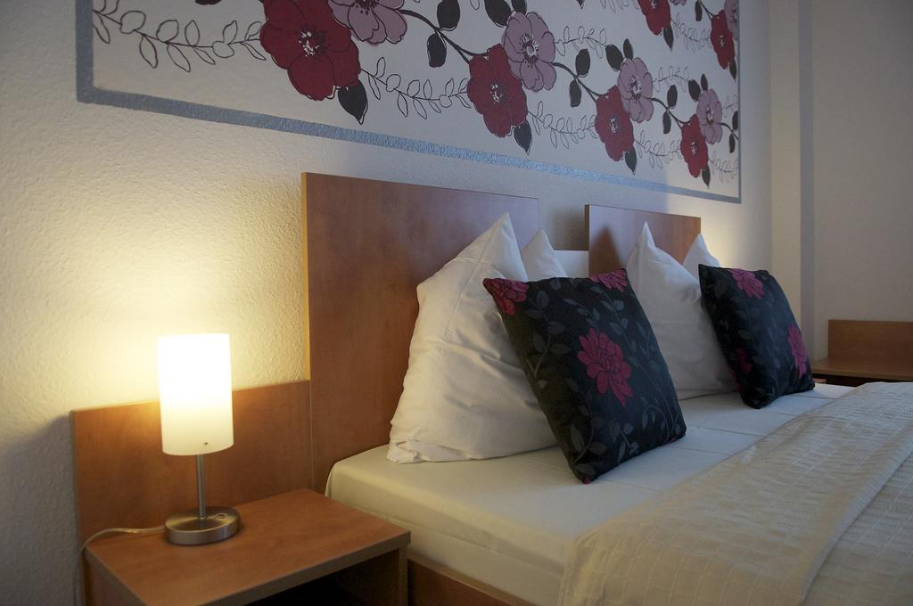 Hotel Vier Loewen Traben-Trarbach Bilik gambar