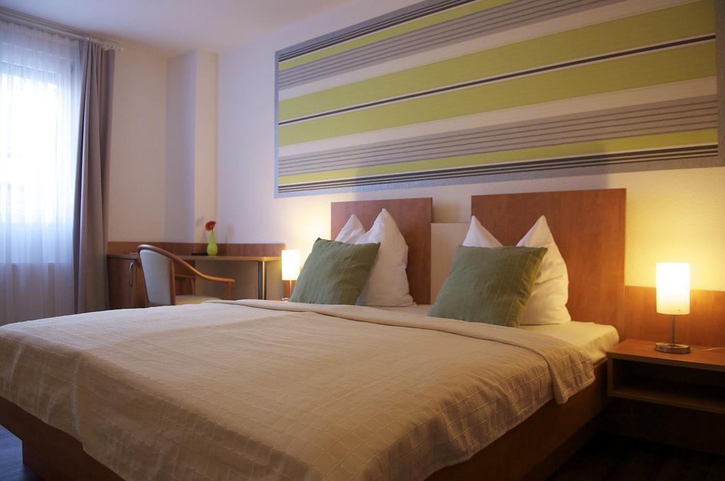 Hotel Vier Loewen Traben-Trarbach Bilik gambar